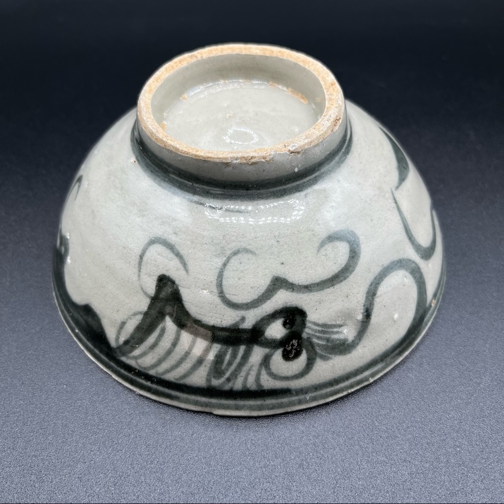 Antique Chinese Ming Dynasty Gray & White Dragon Swatow Bowl Ceramic Collectible